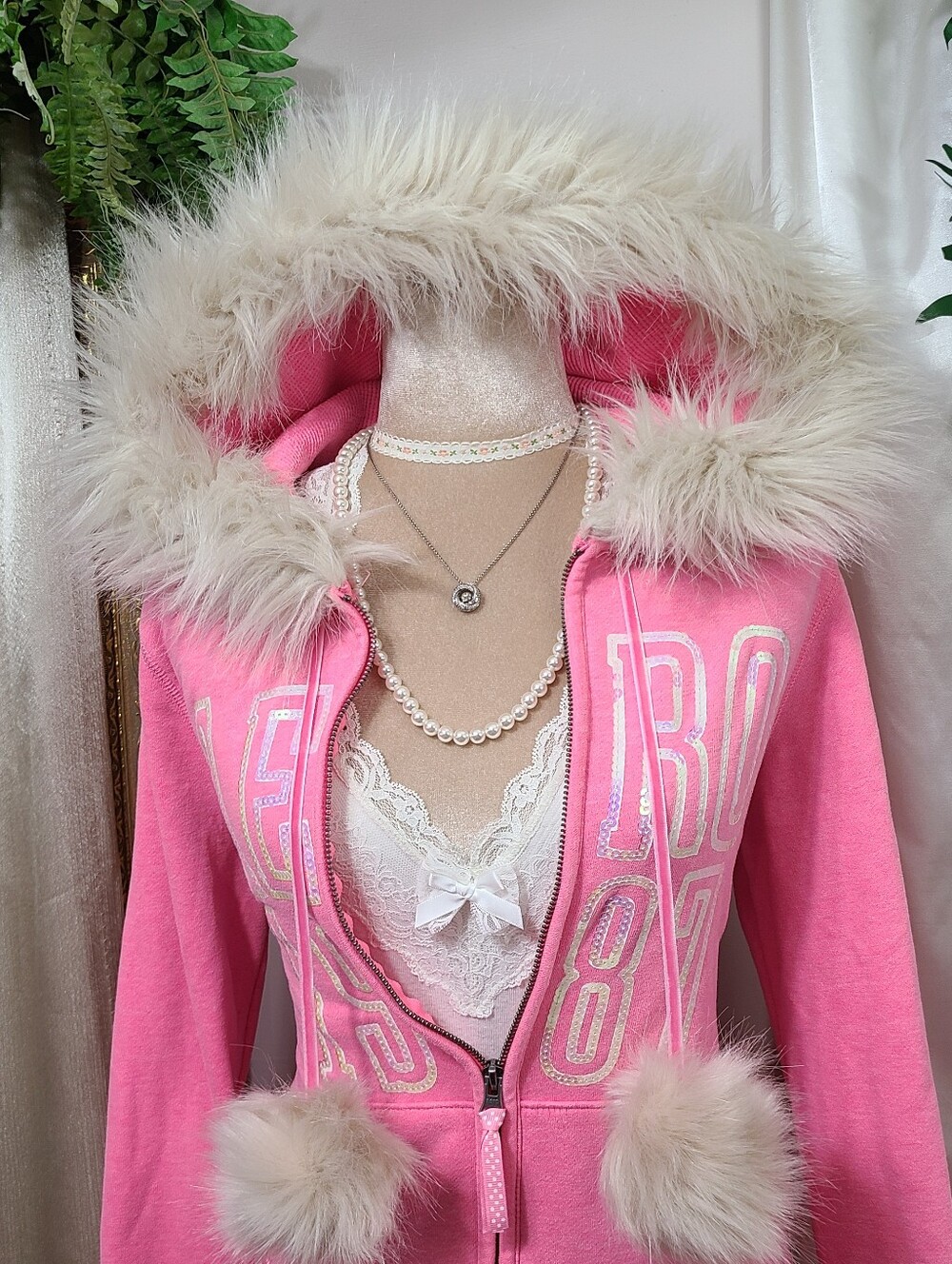 ♡ Y2K ♡ Aeropostale Hot Pink Fur Trim Hooded Jacket Pom-poms Sequin Logo - Picture 8 of 10